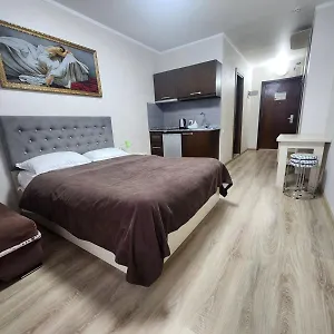 revaz-happy-apartments.batumihotels.net/